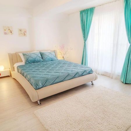 Airport Apartment 70 Squared Meters Otopeni Kültér fotó