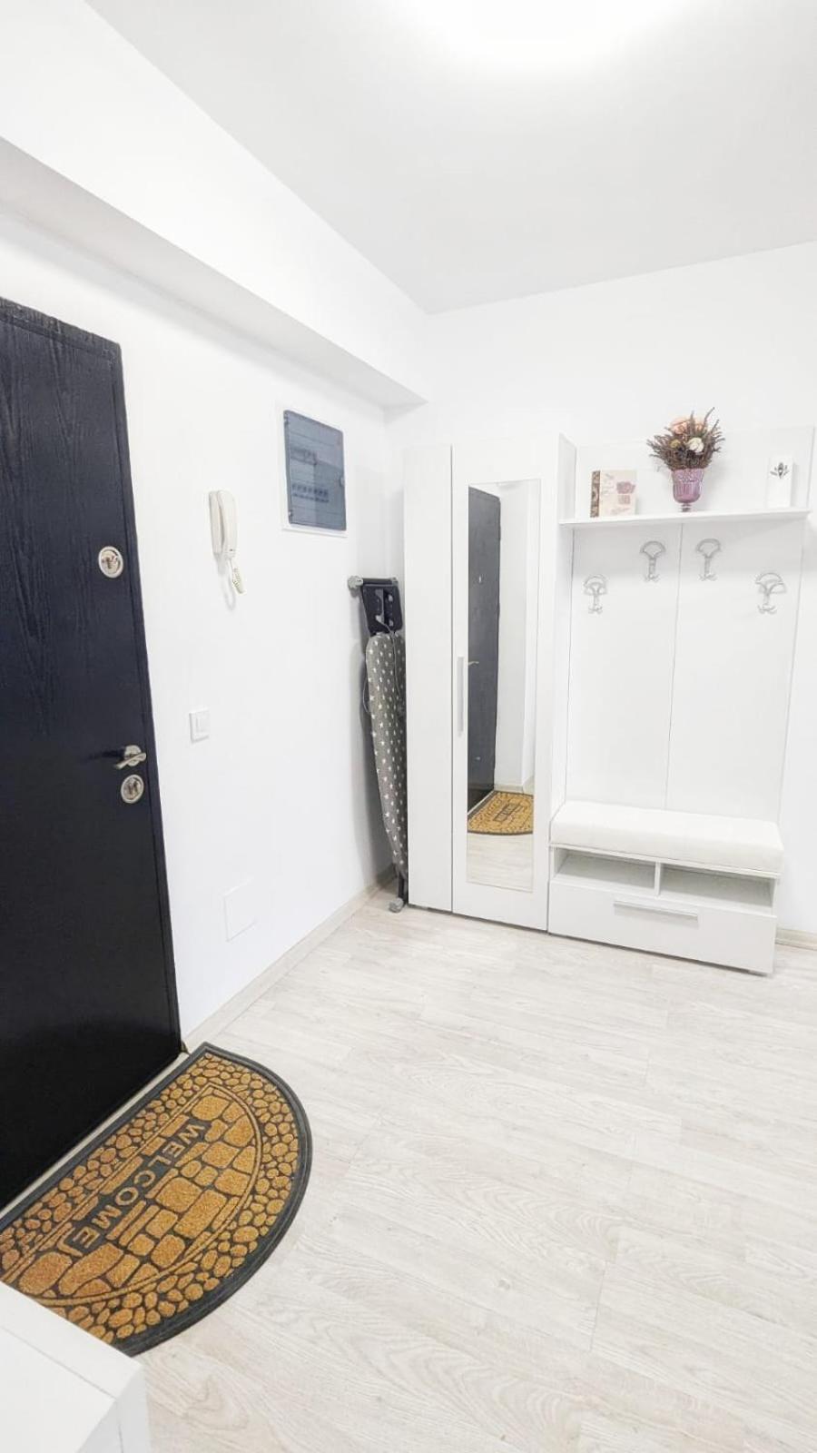 Airport Apartment 70 Squared Meters Otopeni Kültér fotó